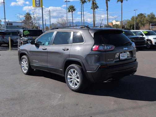 2022 Jeep Cherokee Latitude Lux