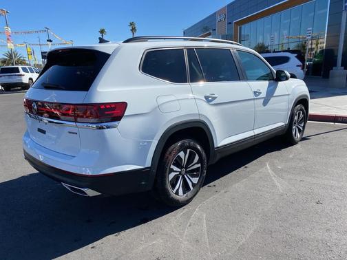 2024 Volkswagen Atlas 2.0T SE