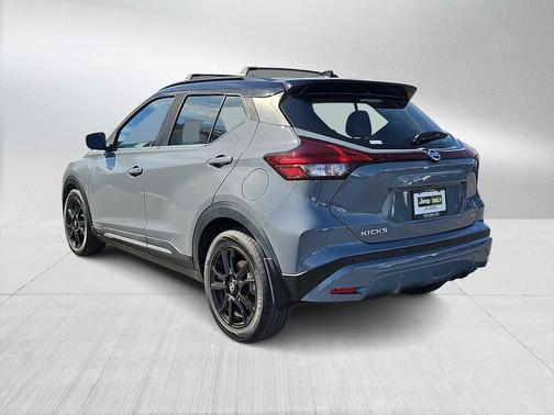 2021 Nissan Kicks SR