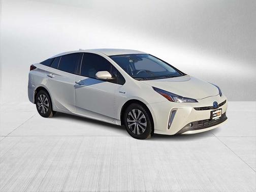 2022 Toyota Prius LE