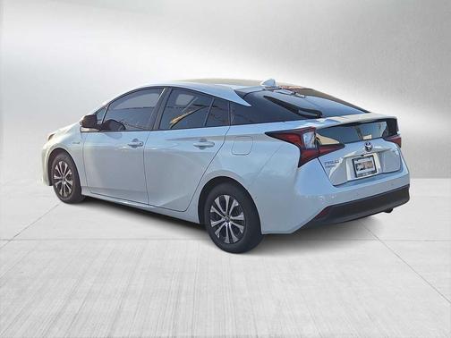 2022 Toyota Prius LE