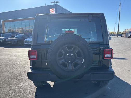 2022 Jeep Wrangler Unlimited Sport