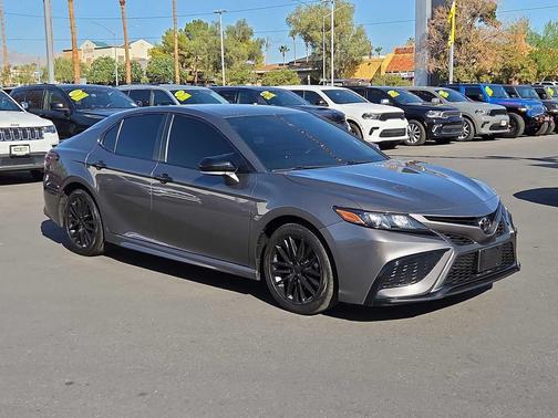 2022 Toyota Camry SE