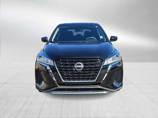 Super Black 2024 Nissan Kicks S