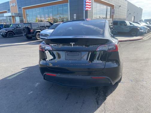 2022 Tesla Model Y Performance Dual Motor All-Wheel Drive