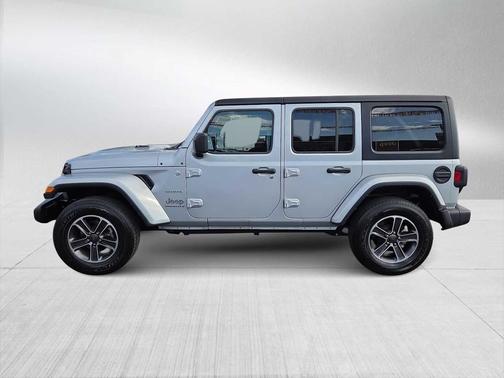 2023 Jeep Wrangler 4-Door Sahara 4x4