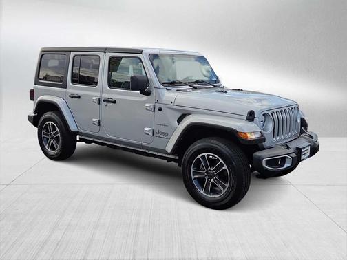 2023 Jeep Wrangler 4-Door Sahara 4x4
