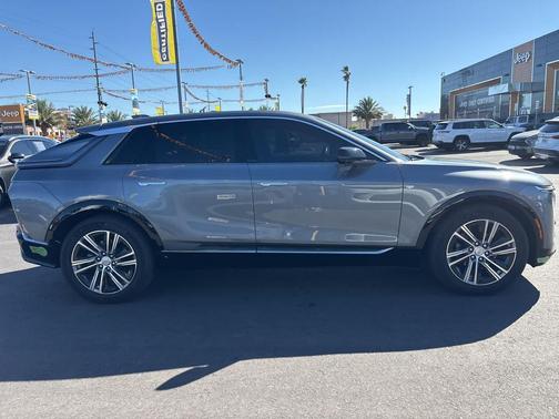 2023 Cadillac LYRIQ Luxury