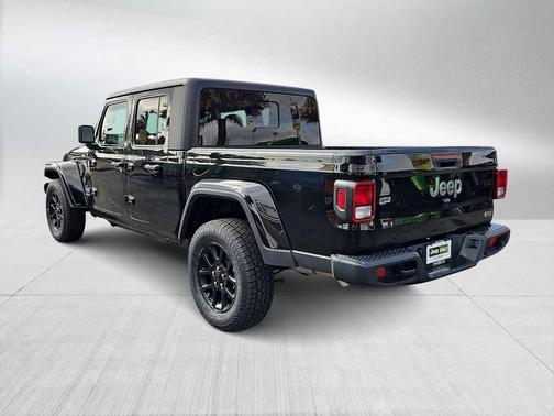 2023 Jeep Gladiator Overland