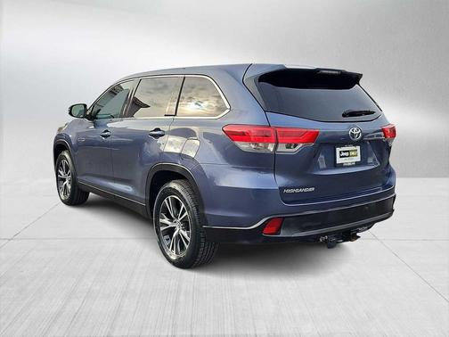 2019 Toyota Highlander LE I4
