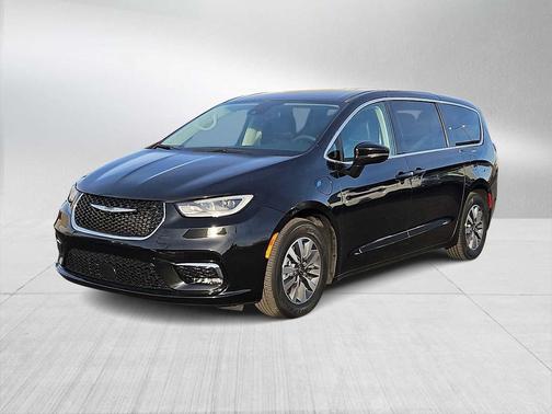 2022 Chrysler Pacifica Hybrid Touring L