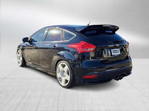 2017 Ford Focus ST 