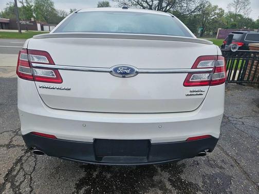 2015 Ford Taurus SEL