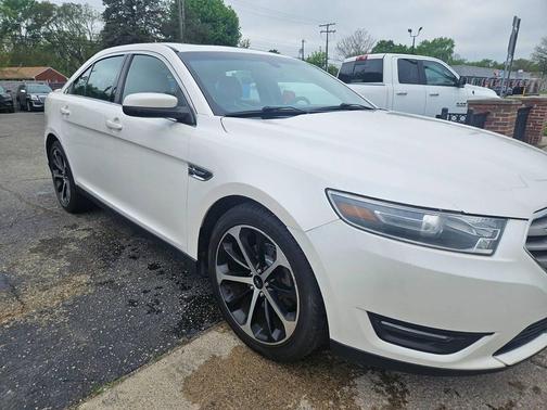 2015 Ford Taurus SEL
