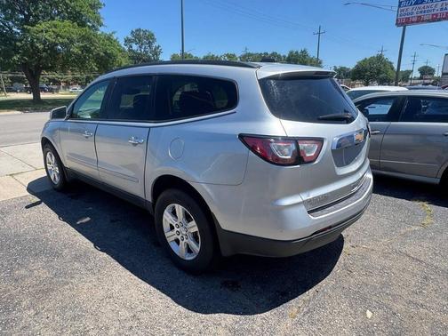 2017 Chevrolet Traverse LS