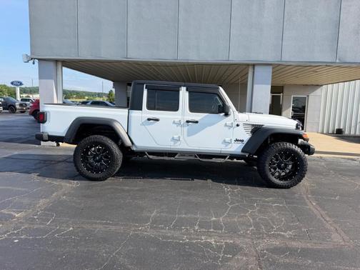 Bright White Clearcoat 2020 Jeep Gladiator Sport
