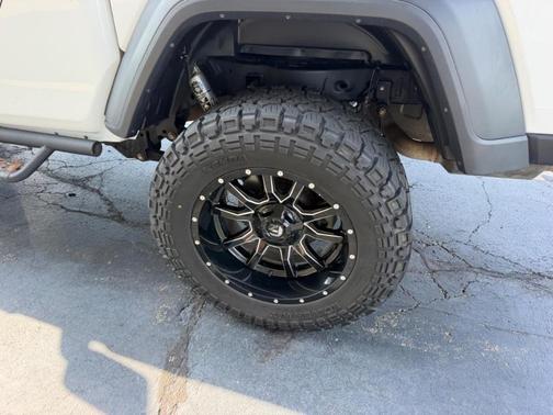 Bright White Clearcoat 2020 Jeep Gladiator Sport