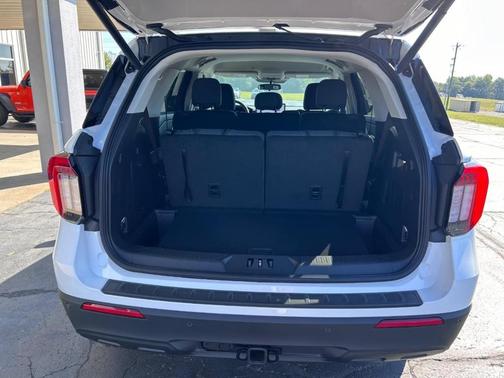 2025 Ford Explorer Active RWD