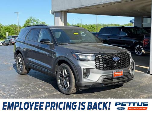Carbonized Gray Metallic 2026 Ford Explorer ST-Line