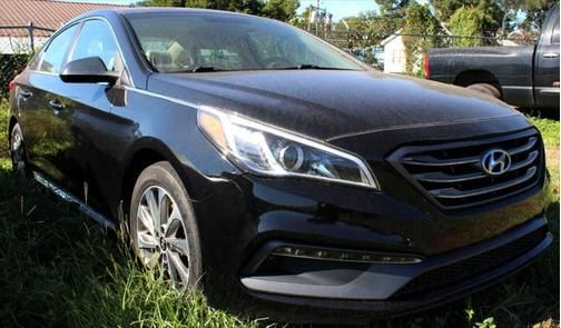 Photo 2 of 4 of 2016 Hyundai Sonata Sport