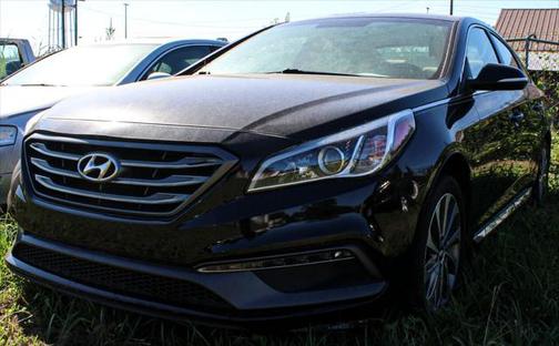 Photo 3 of 4 of 2016 Hyundai Sonata Sport