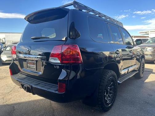 2015 Toyota Land Cruiser V8