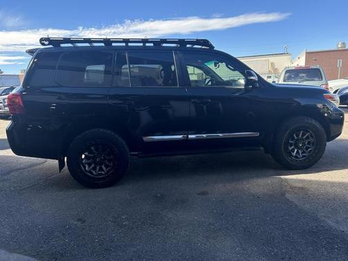 2015 Toyota Land Cruiser V8
