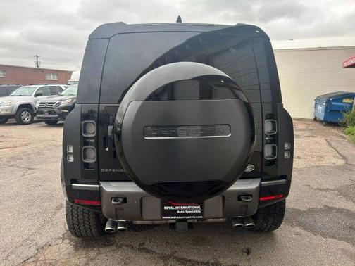 2023 Land Rover Defender 90 Carpathian Edition