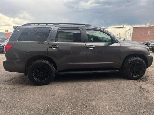 2015 Toyota Sequoia SR5