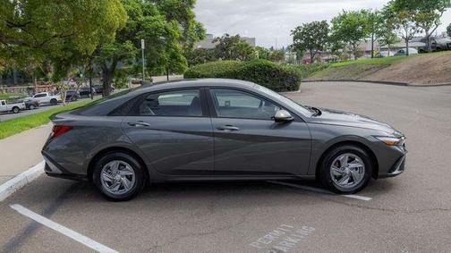 Amazon Gray 2024 Hyundai ELANTRA SE