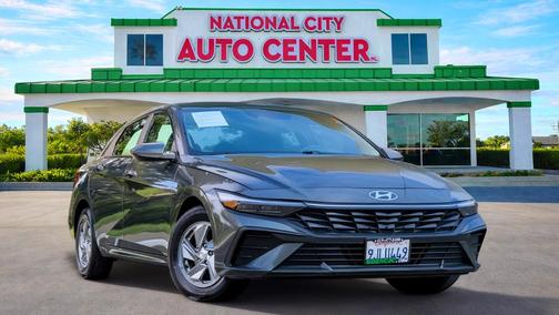 2024 Hyundai ELANTRA SE