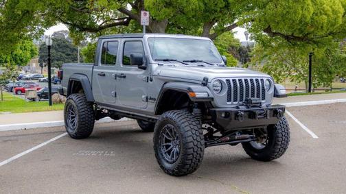 2020 Jeep Gladiator Sport