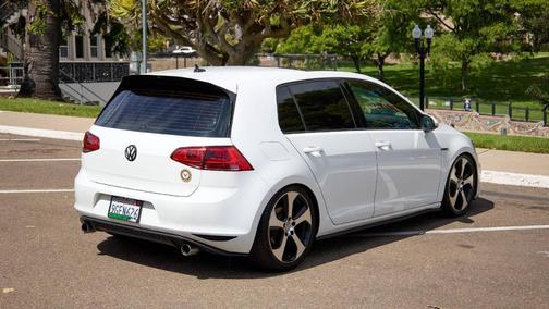 2016 Volkswagen Golf GTI 2.0T SE 4-Door