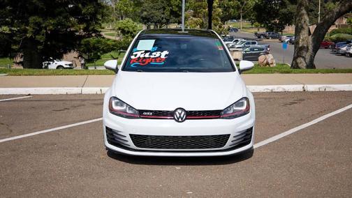 2016 Volkswagen Golf GTI 2.0T SE 4-Door