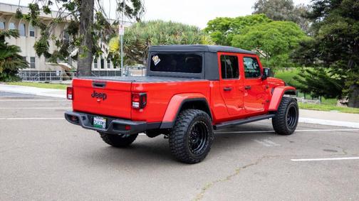 2022 Jeep Gladiator Sport