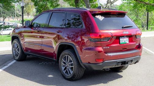 2020 Jeep Grand Cherokee Laredo