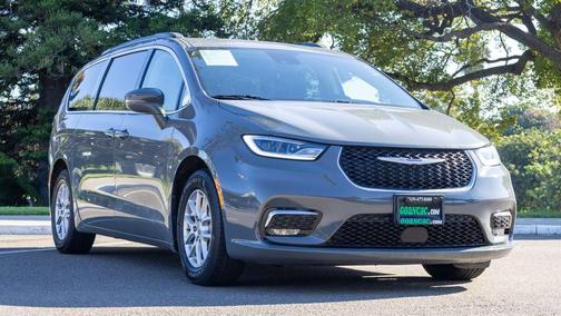 2022 Chrysler Pacifica Touring-L