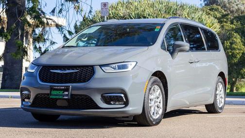 2022 Chrysler Pacifica Touring-L