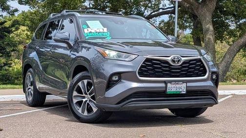 Magnetic Gray Metallic 2020 Toyota Highlander XLE