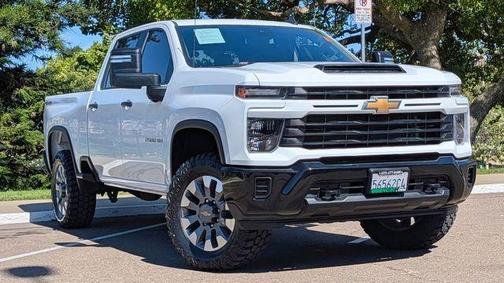Summit White 2025 Chevrolet Silverado 2500 Custom
