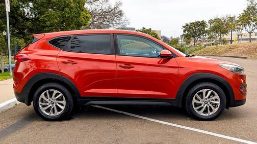 Sedona Sunset 2017 Hyundai TUCSON SE