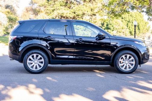 Photo 4 of 42 of 2018 Land Rover Discovery Sport SE