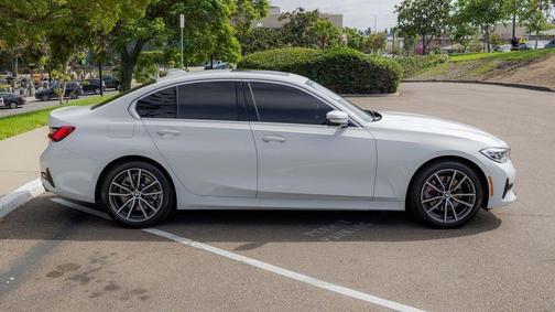 2019 BMW 330 i