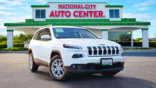 Bright White Clearcoat 2018 Jeep Cherokee Latitude