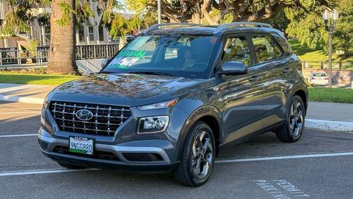 2024 Hyundai VENUE SEL