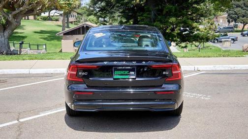2024 Volvo S60 B5 Core Dark Theme