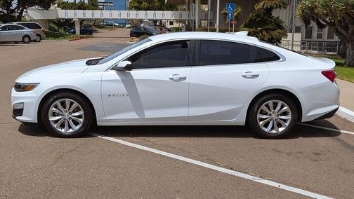 Summit White 2022 Chevrolet Malibu LT