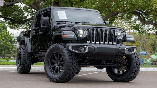 2023 Jeep Gladiator Overland