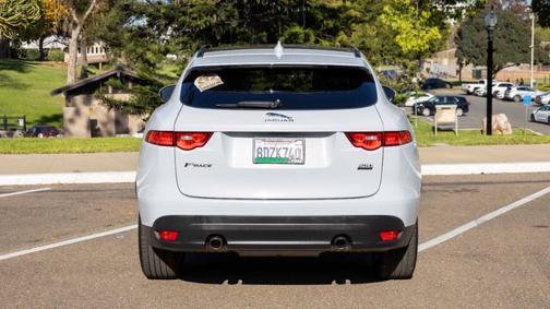 2018 Jaguar F-PACE 25t Premium