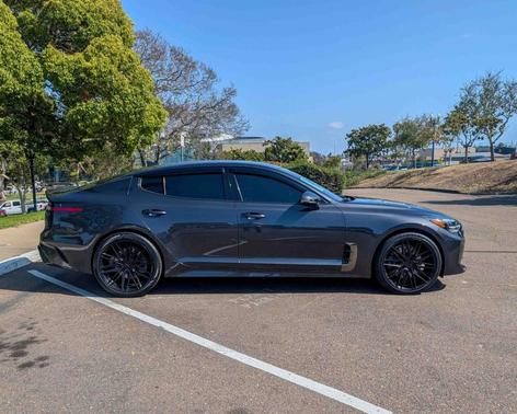 Metal 2022 Kia Stinger GT-Line
